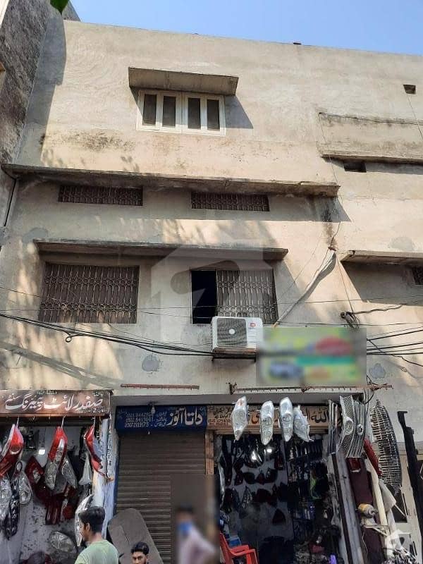 900  Square Feet Building With Three Shops Available For Sale In Bilal Gunj