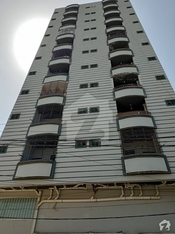 ناظم آباد - بلاک 3 ناظم آباد کراچی میں 2 کمروں کا 4 مرلہ فلیٹ 70 لاکھ میں برائے فروخت۔