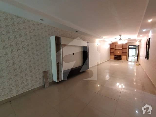 10 Marla Flat Ground Floor In Rehman Garden