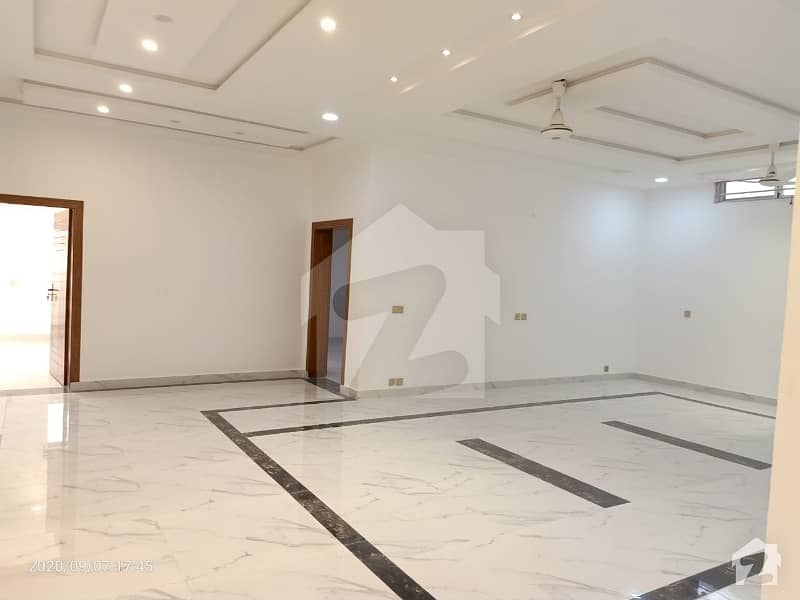 Brand New Lavish 1 Kanal Basement For Rent