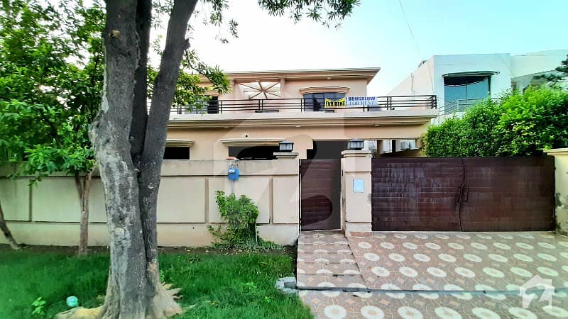 One Kanal Well Maintained Italian Villa For Rent Near Cakes And Bakes Prime Location