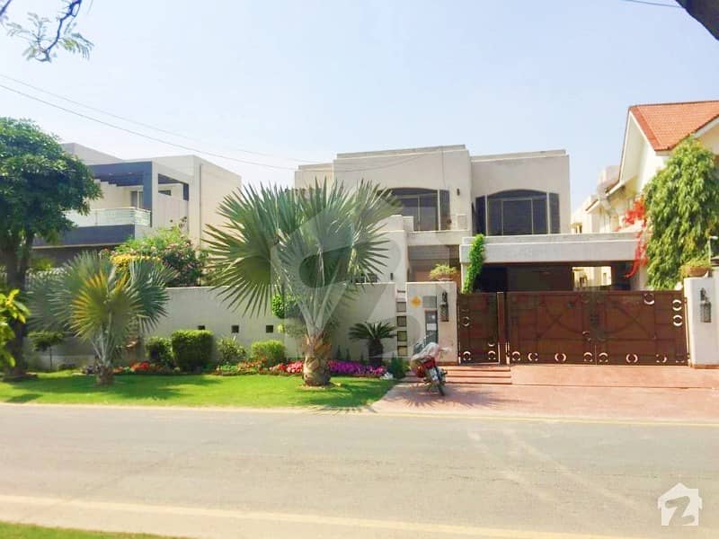 ڈی ایچ اے فیز 3 - بلاک ڈبل ایکس فیز 3 ڈیفنس (ڈی ایچ اے) لاہور میں 5 کمروں کا 1 کنال مکان 5.25 کروڑ میں برائے فروخت۔