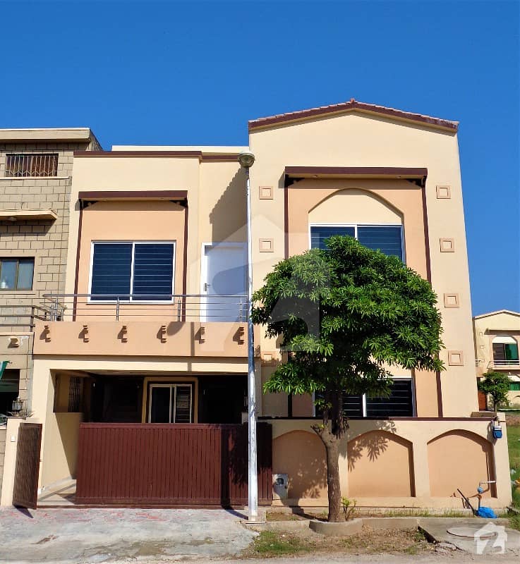 Elegantly Built 07 Marla House For Sale In Usman Block Bahria Town Phase 8