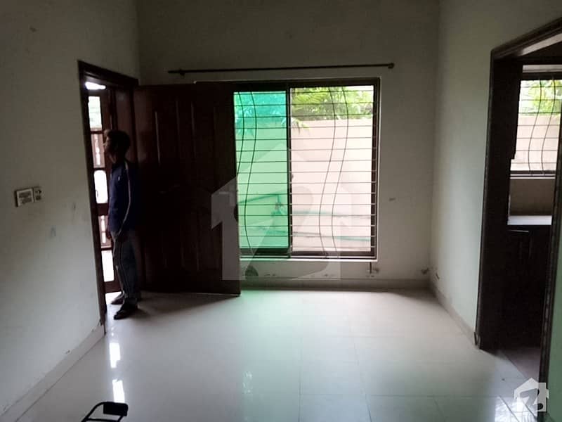 In Gulshan-E-Lahore Lower Portion Sized 1125  Square Feet For Rent