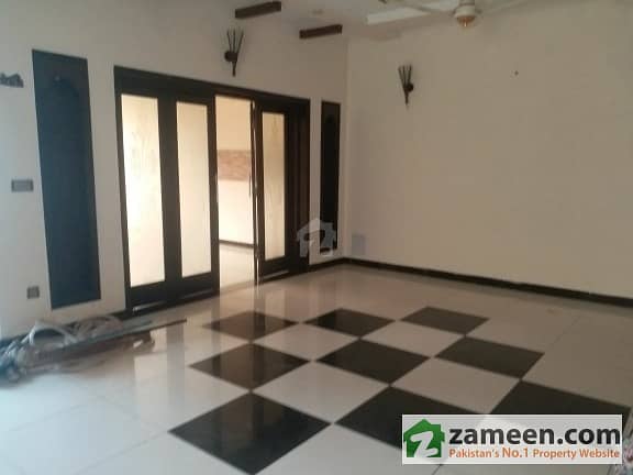 6 Marla Outclass Single Storey Available Narowal City In Good Condition