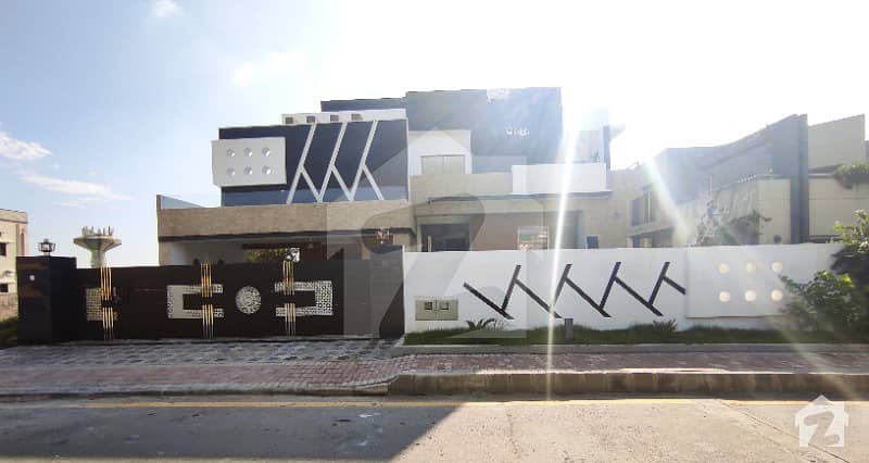 بحریہ ٹاؤن فیز 2 بحریہ ٹاؤن راولپنڈی راولپنڈی میں 7 کمروں کا 1.3 کنال مکان 8.5 کروڑ میں برائے فروخت۔