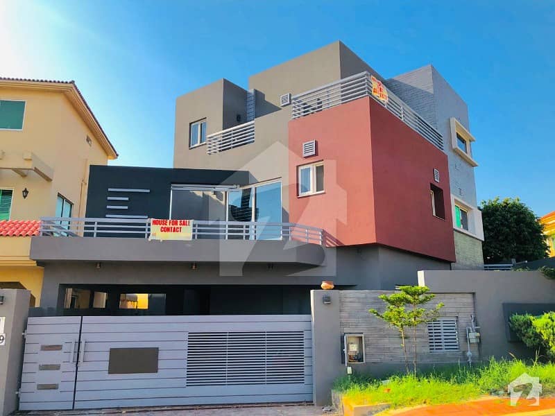 1 Kanal Corner Designer House For Sale