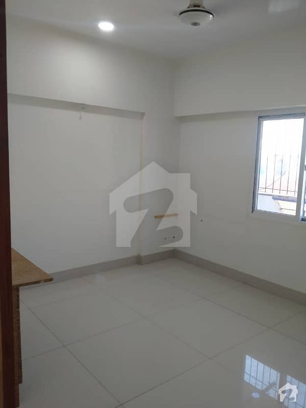 4 Bed D/D Flat Available For Rent
