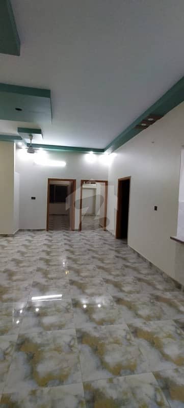 کے ای ایس سی ہاؤسنگ سوسائٹی سکیم 33 کراچی میں 6 کمروں کا 8 مرلہ مکان 2.5 کروڑ میں برائے فروخت۔