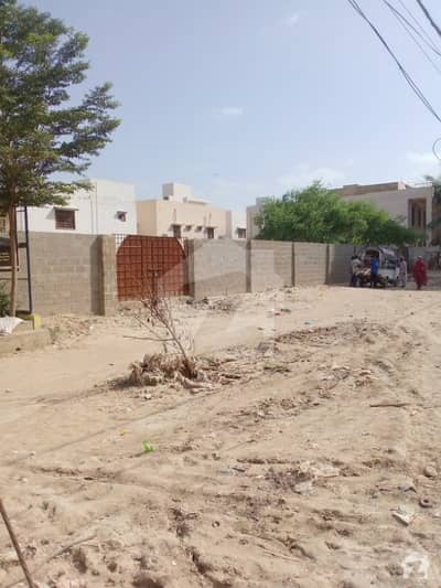 گلستانِ جوہر کراچی میں 1.6 کنال رہائشی پلاٹ 5.25 کروڑ میں برائے فروخت۔ گلستانِ جوہر کراچی میں 1.6 کنال رہائشی پلاٹ 5.25 کروڑ میں برائے فروخت۔