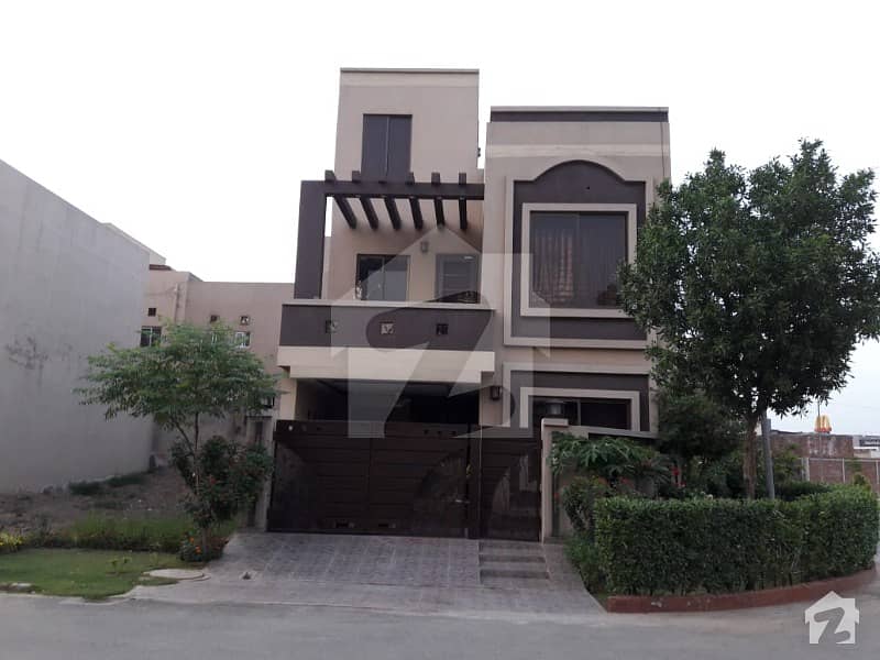 5 Marla House In BB Block Sector D Bahria Town Lahore For Sale