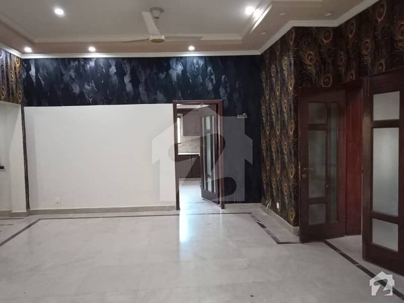 ایڈن سٹی ایڈن لاہور میں 5 کمروں کا 1 کنال مکان 1.1 لاکھ میں کرایہ پر دستیاب ہے۔