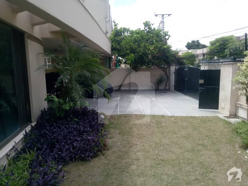 1 Kanal Full House For Rent In Dha Phase 4 Prime Location