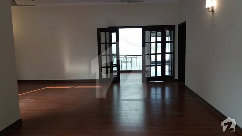 One Kanal Luxurious House With Basement Are Available For Rent