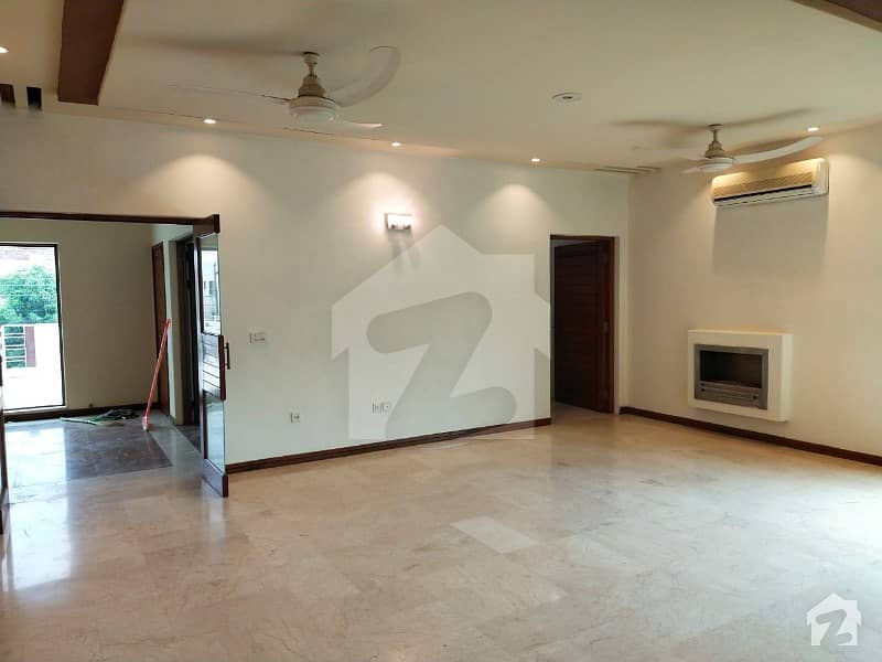 Dha Phase 4 1 Kanal 4 Bed Luxury House For Rent