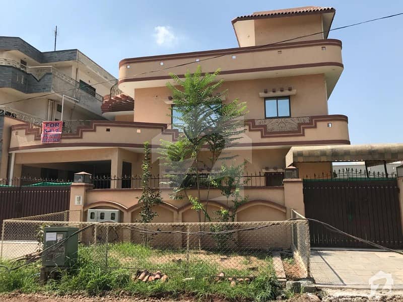 4500  Square Feet House Situated In G-14/4 For Sale