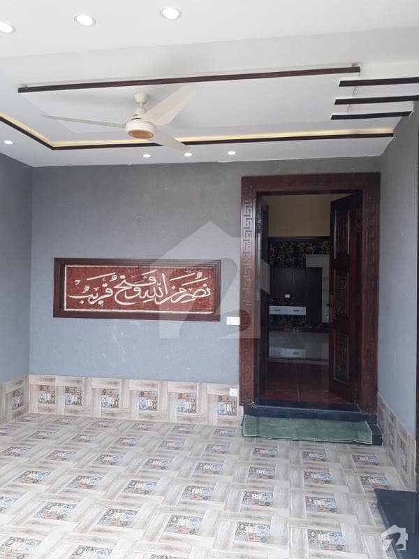 پی آئی اے ہاؤسنگ سکیم ۔ بلاک ڈی پی آئی اے ہاؤسنگ سکیم لاہور میں 5 کمروں کا 10 مرلہ مکان 2.35 کروڑ میں برائے فروخت۔