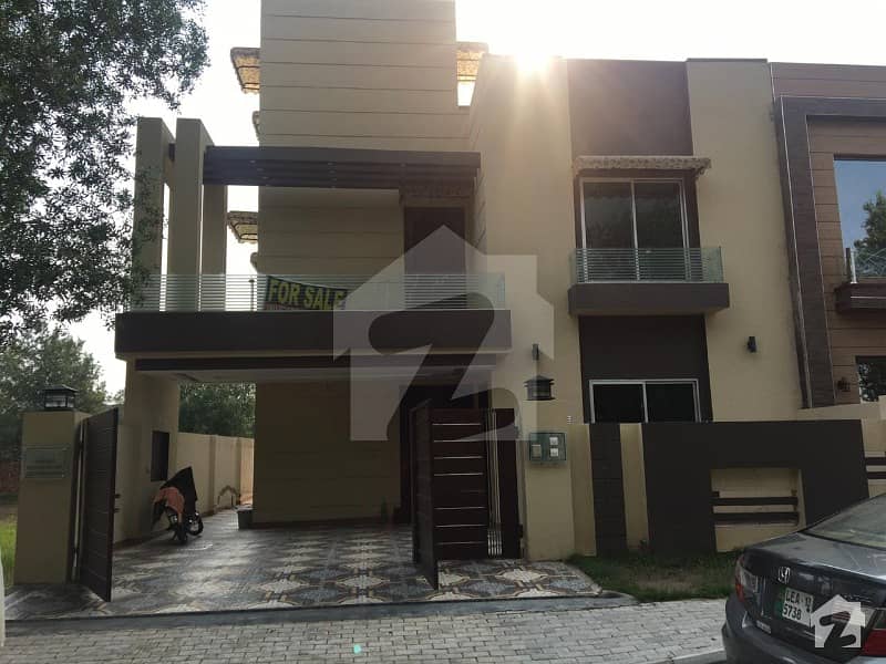 10 Marla New House Is Available For Sale In Bahria Orchard Southern Block Phase 1