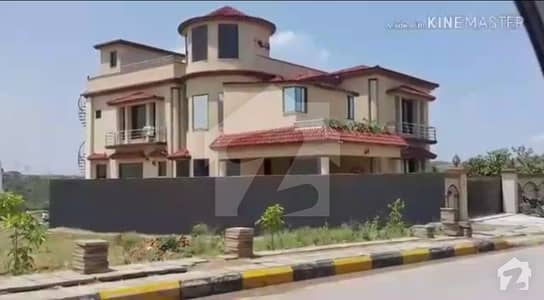 Well Constructed 1 Kanal House On Ideal Location For Sale In A Block Phase 8