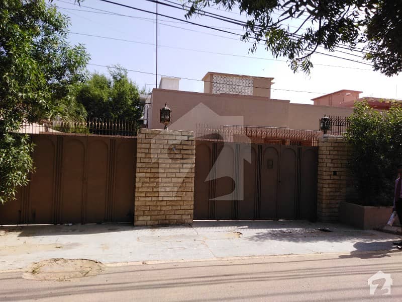 Dha Phase 1 Center 4th Street House Good Location For Rent