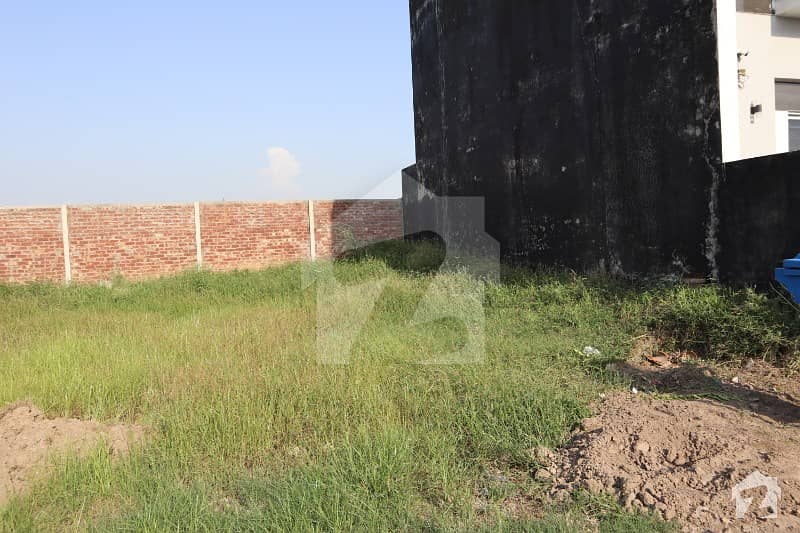 5 Marla Ideal Location Plot For Sale In Bahria Town Lahore