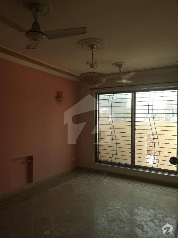 30x60 House For Sale With 5 Bedrooms In G-13 Islamabad