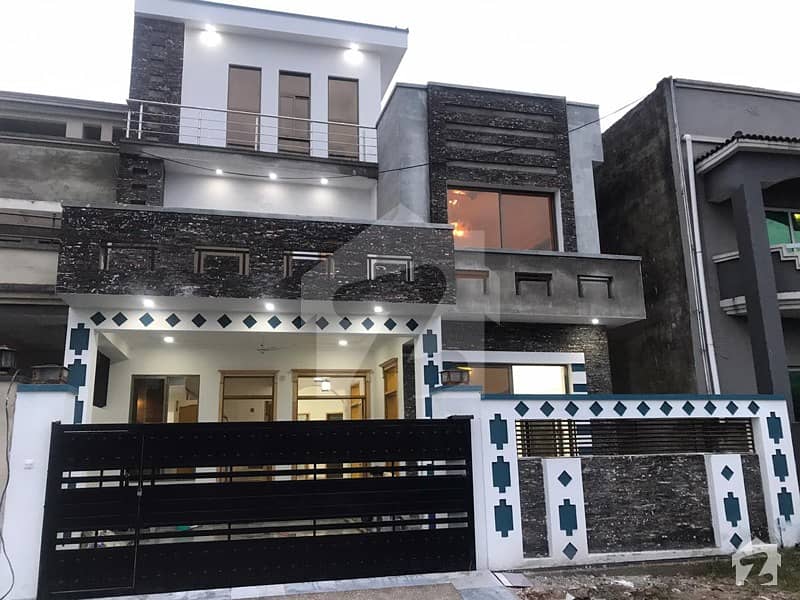 6 Bed Triple Storey Brand New House On 10 Marla