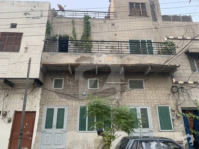 غلام محمد آباد فیصل آباد میں 4 کمروں کا 3 مرلہ مکان 78 لاکھ میں برائے فروخت۔