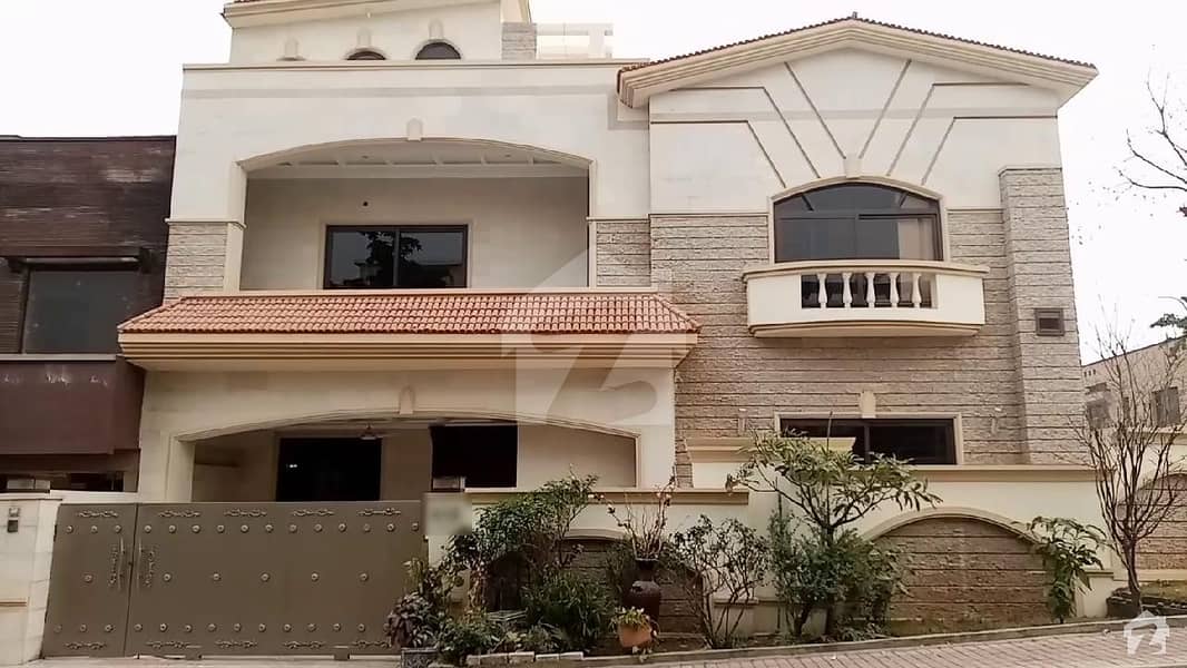 Bahria Town 2 Double Unit 8 Bed Room House For Rent