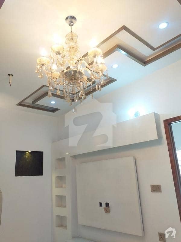 کینال ویلی مین کینال بینک روڈ لاہور میں 3 کمروں کا 5 مرلہ مکان 1.2 کروڑ میں برائے فروخت۔