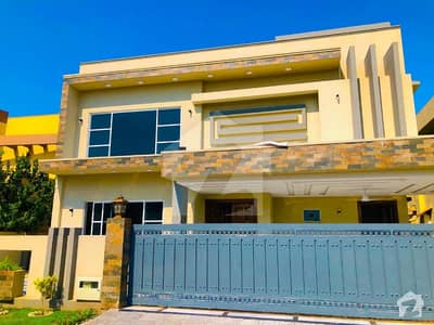 1 Kanal Luxury Solid Constructed House For Sale 1 Kanal Luxury Solid Constructed House For Sale