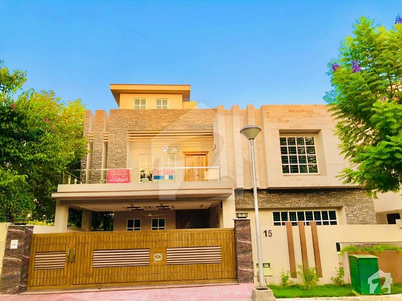 1 Kanal Luxury House Is Available For Sale