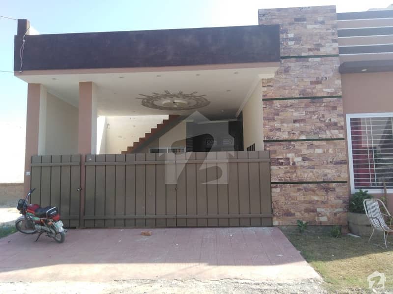 10 Marla Single Storey House Available For Sale