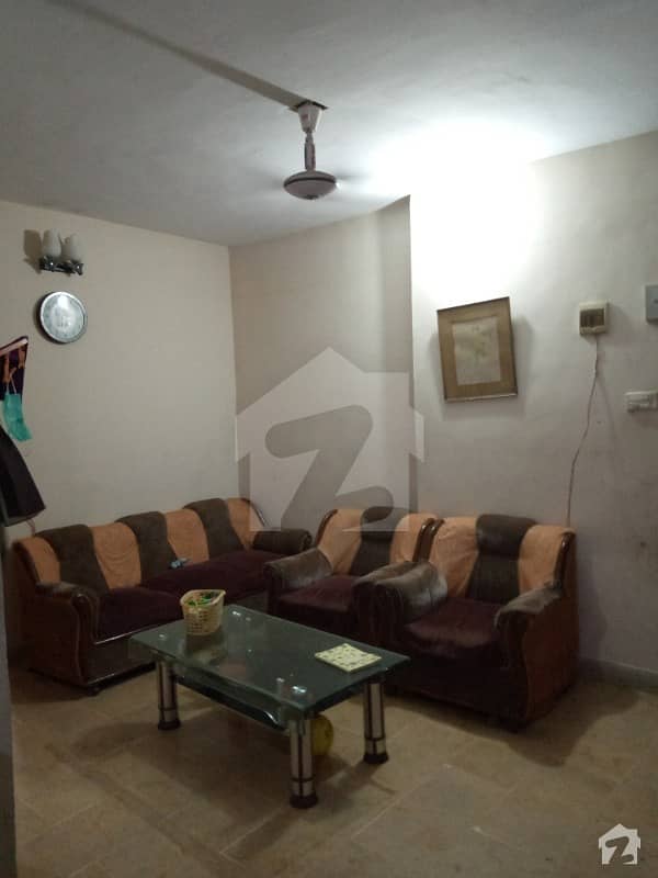 Gizri 550  Square Feet Flat Up For Sale