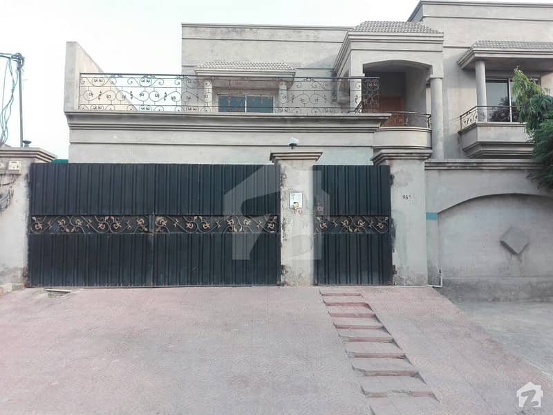 In Millat Town 1 Kanal House For Sale