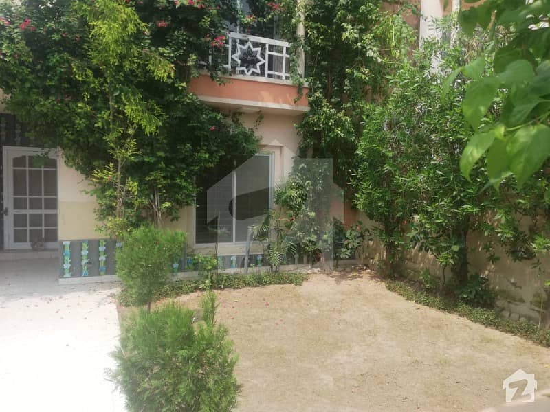 10 Marla  House For Rent In Eden Abad In Lahore