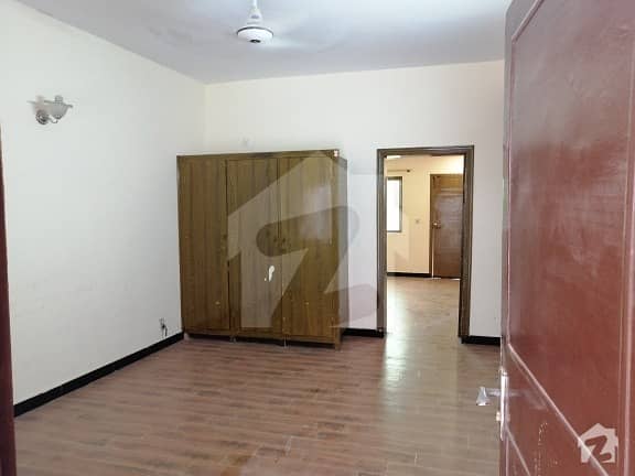 900  Square Feet Flat For Sale In Beautiful G-10