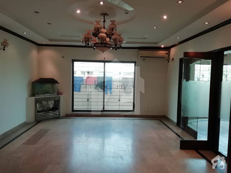 Kanal Old Bungalow For Sale In DHA Phase 1