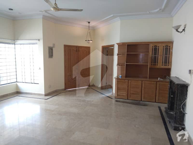 4 Bed Beautiful Upper Portion For Rent In F-11 Islamabad