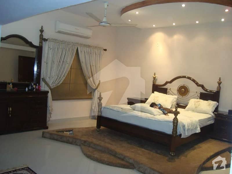 گلشنِ اقبال ٹاؤن کراچی میں 6 کمروں کا 17 مرلہ مکان 5.65 کروڑ میں برائے فروخت۔