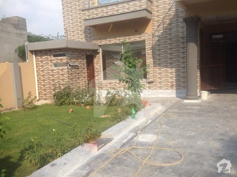 Brand New 1 Kanal Lower Portion For Rent In Punjab Uni Phase 2