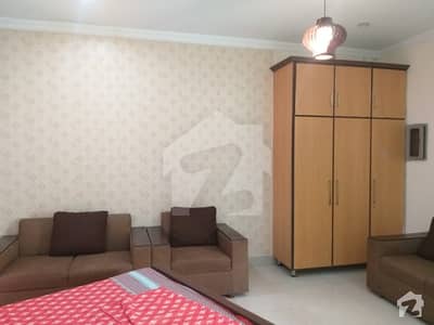 Fully Furnished Room Near Services And Ganga Raam Hospital