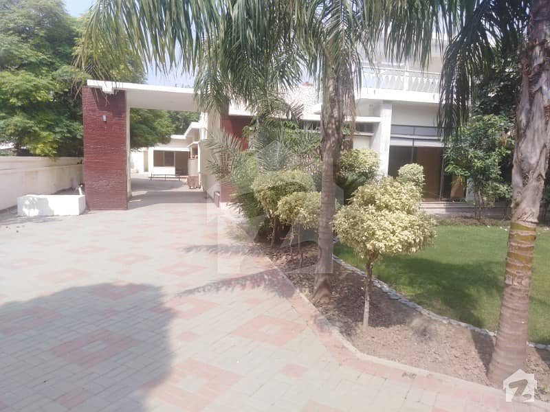 4 Kanal House Available For Rent At Prime Location