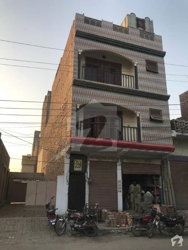 ادرز صادق آباد میں 4 مرلہ عمارت 4.25 کروڑ میں برائے فروخت۔