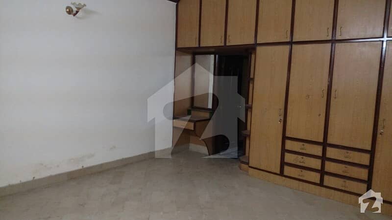 400 Yards Independent Bungalow On Rent In Gulstan E Jauhar Block 15