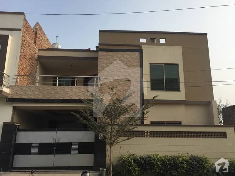 ایڈن ایگزیکیٹو ایڈن گارڈنز فیصل آباد میں 4 کمروں کا 6 مرلہ مکان 1.3 کروڑ میں برائے فروخت۔