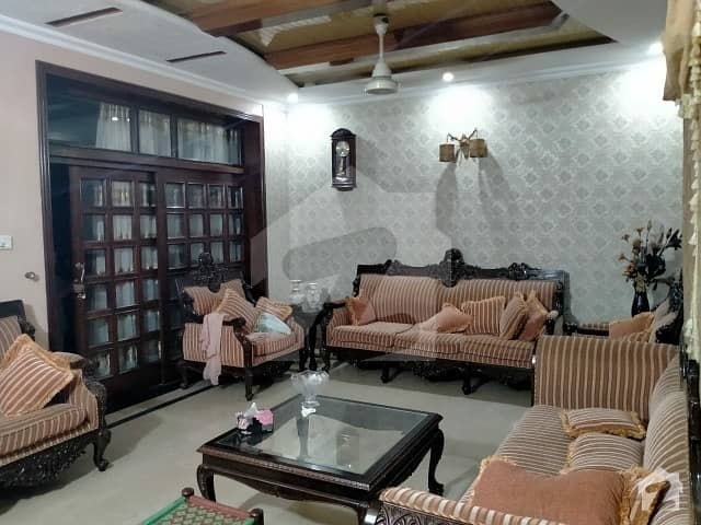 گارڈن ٹاؤن - طارق بلاک گارڈن ٹاؤن لاہور میں 4 کمروں کا 10 مرلہ مکان 2.8 کروڑ میں برائے فروخت۔