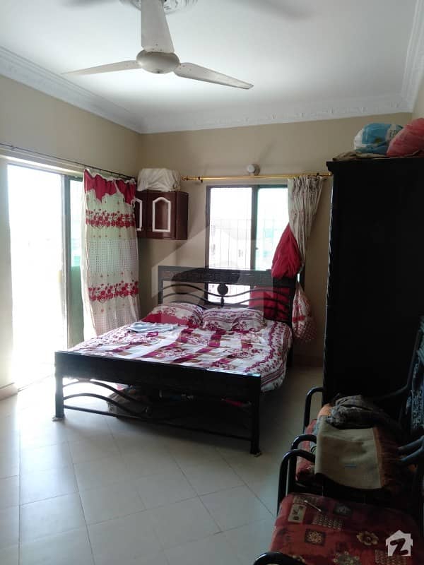 Sunview Arcade 1350 Sq Feet Flat For Sale