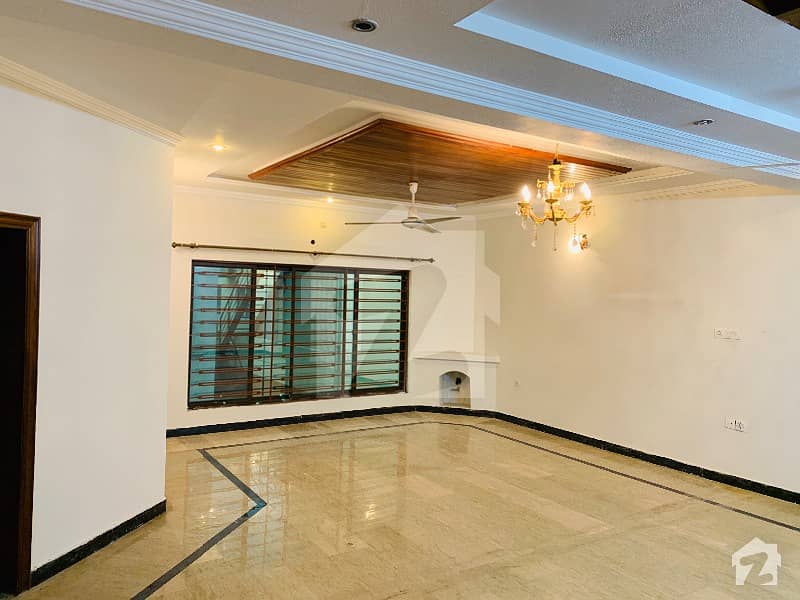 1 Kanal Beautiful Upper Portion For Rent
