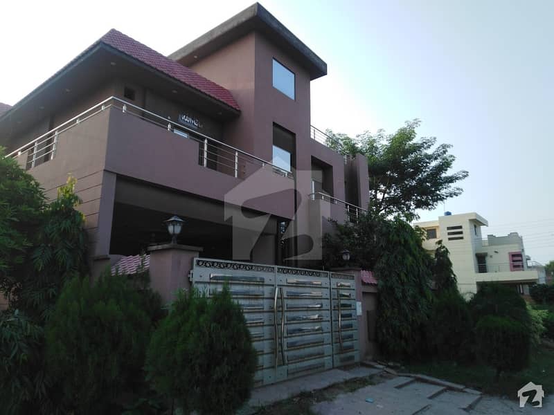 Al Rehman Garden House Sized 10 Marla For Sale